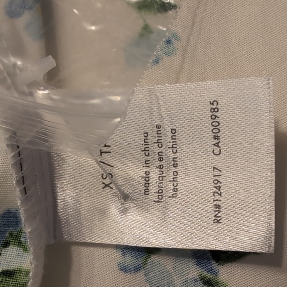 WeWoreWhat Ruffle Collar Button-Up Top Watercolor Ditsy Sz XS NWT - Picture 9 of 11